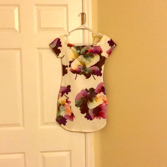 A’Gaci white floral mini dress NWT size S - Picture 1 of 2